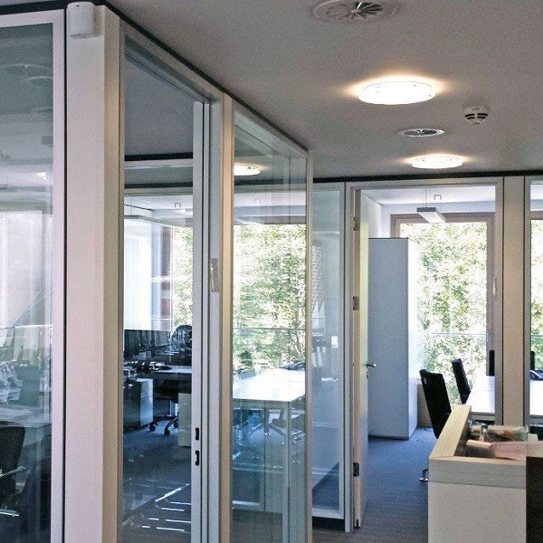 Königsallee 88 Innenansicht Blick durch Glastrennwände auf Büros